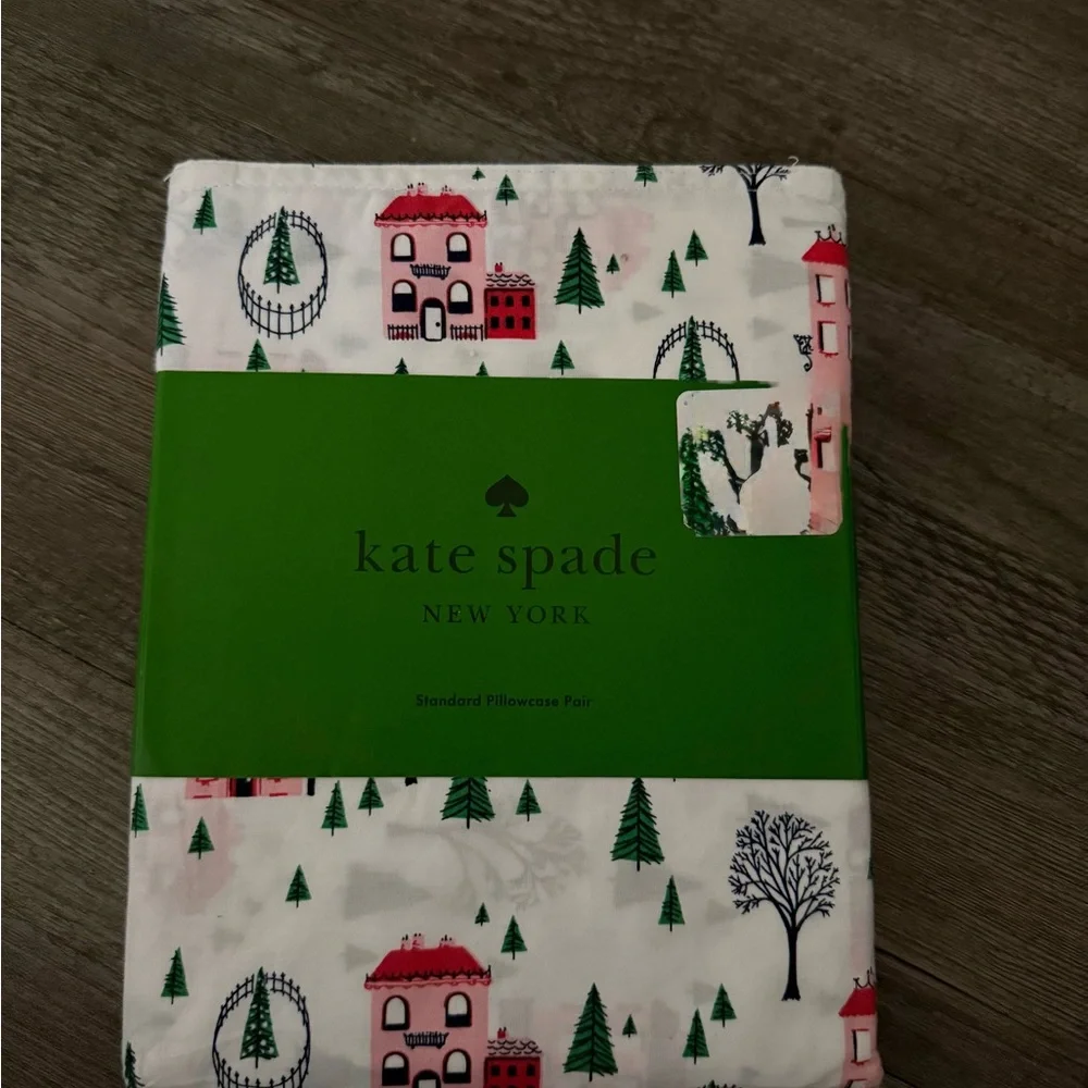 New Kate Spade Christmas edition pillowcase - Picture 2 of 2